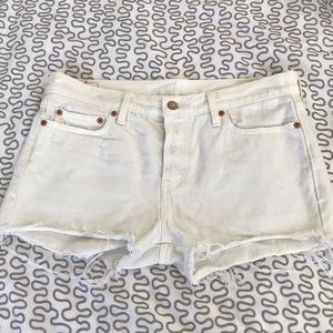 White Levi’s Shorts